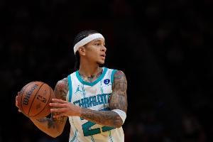 有点受伤！特雷·曼恩脚部不适 黄蜂喊停将其换下